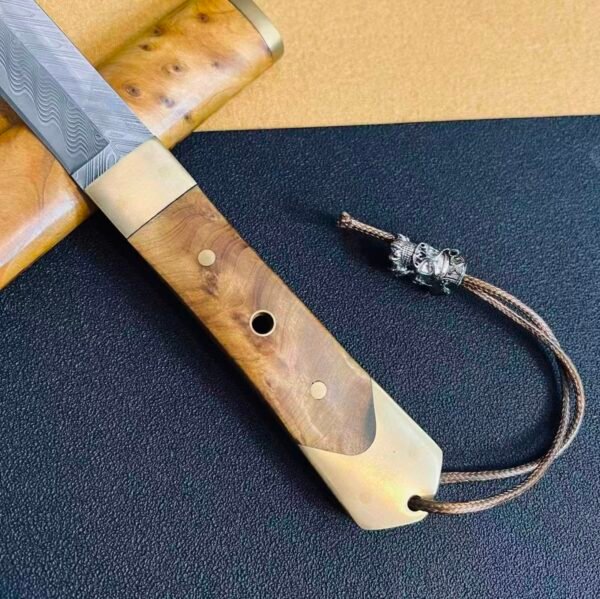 Golden Thread Wanderer's Blade