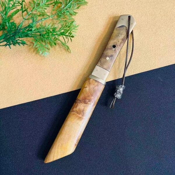 Golden Thread Wanderer's Blade