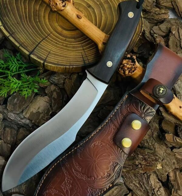 Strong winds. Mountain patrol knife